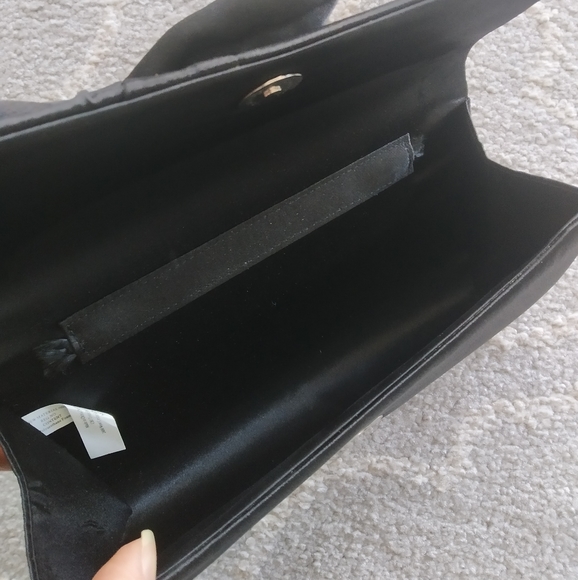 Black evening satin purse - Picture 4 of 4